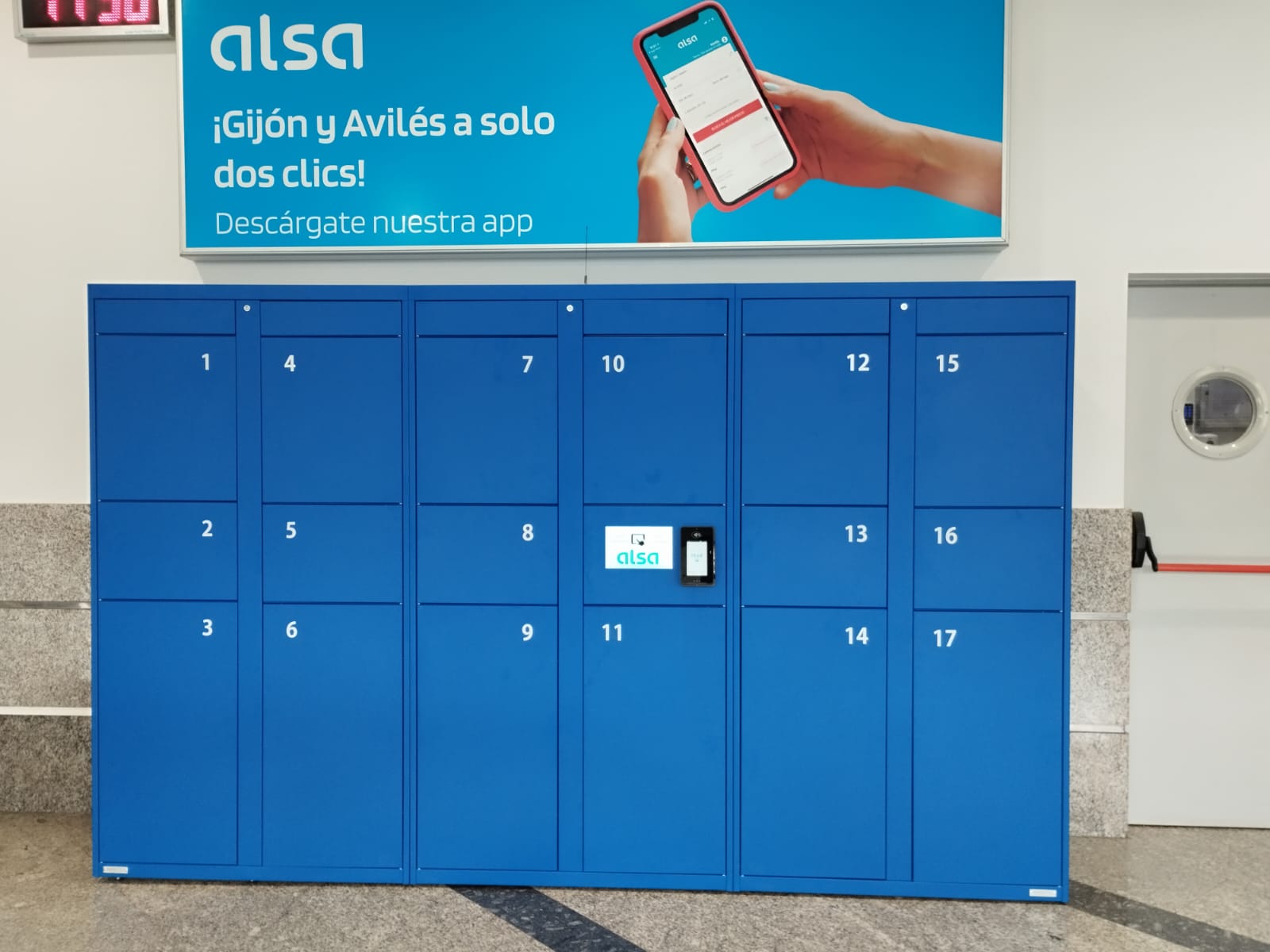 Taquilla inteligente de ALSA en la estación de OVIEDO para custodia de maletas y equipaje